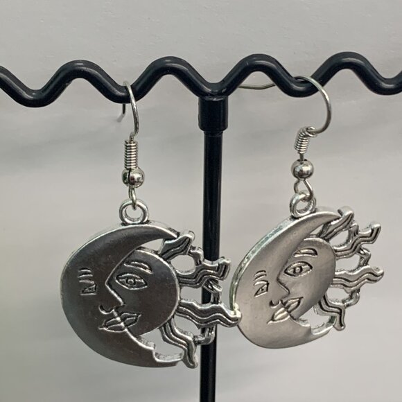 Sun Moon Earrings, Boho Earrings, Celtic Earrings, Gift Idea, Nature Earring - Picture 4 of 5
